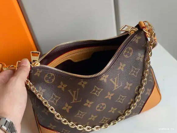 WIS ODEON LOUIS VUITTON 0522